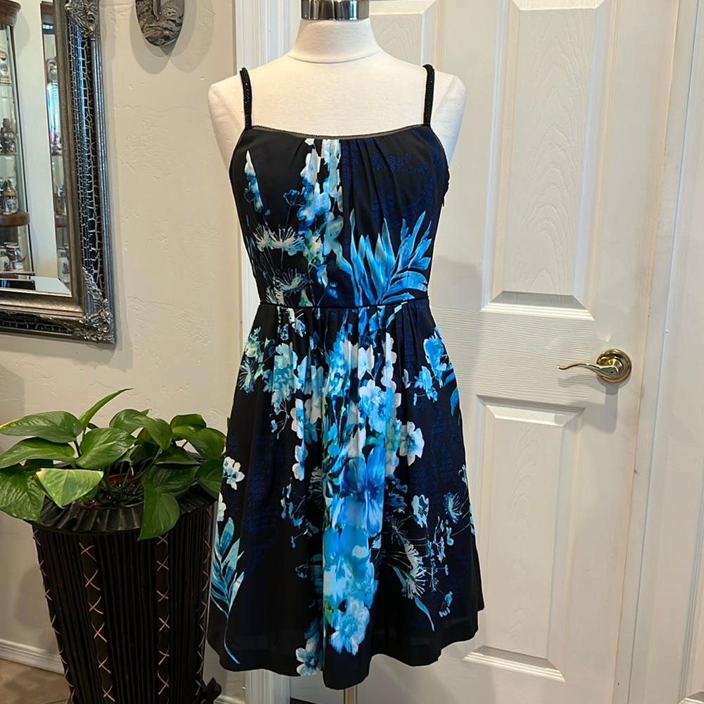 White House Black Market Sleeveless Floral Dress